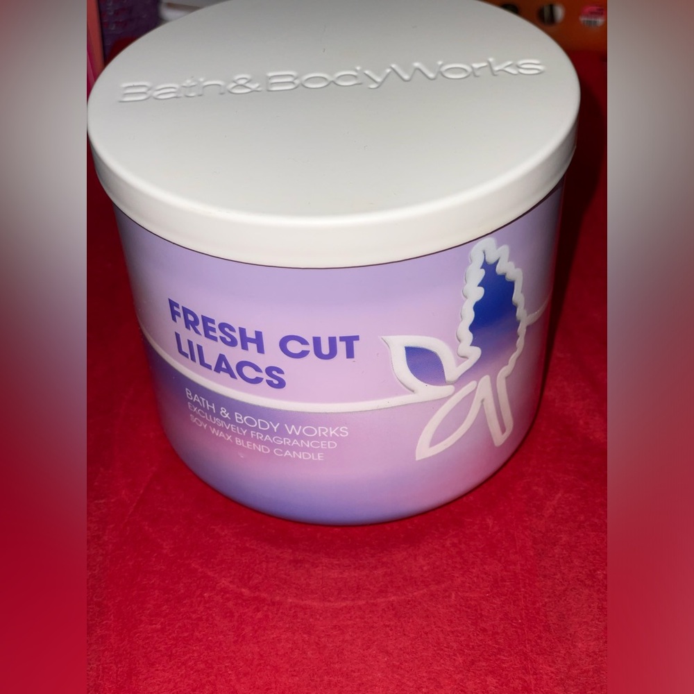 Bath & Body Works FRESH CUT LILACS THREE WICK CANDLE